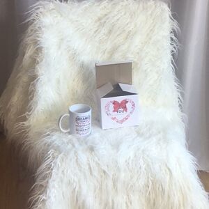 Novelty coffee cup with gift box lot of 2 of the same cup ceramic material